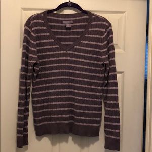 Adorable striped  v-neck sweater